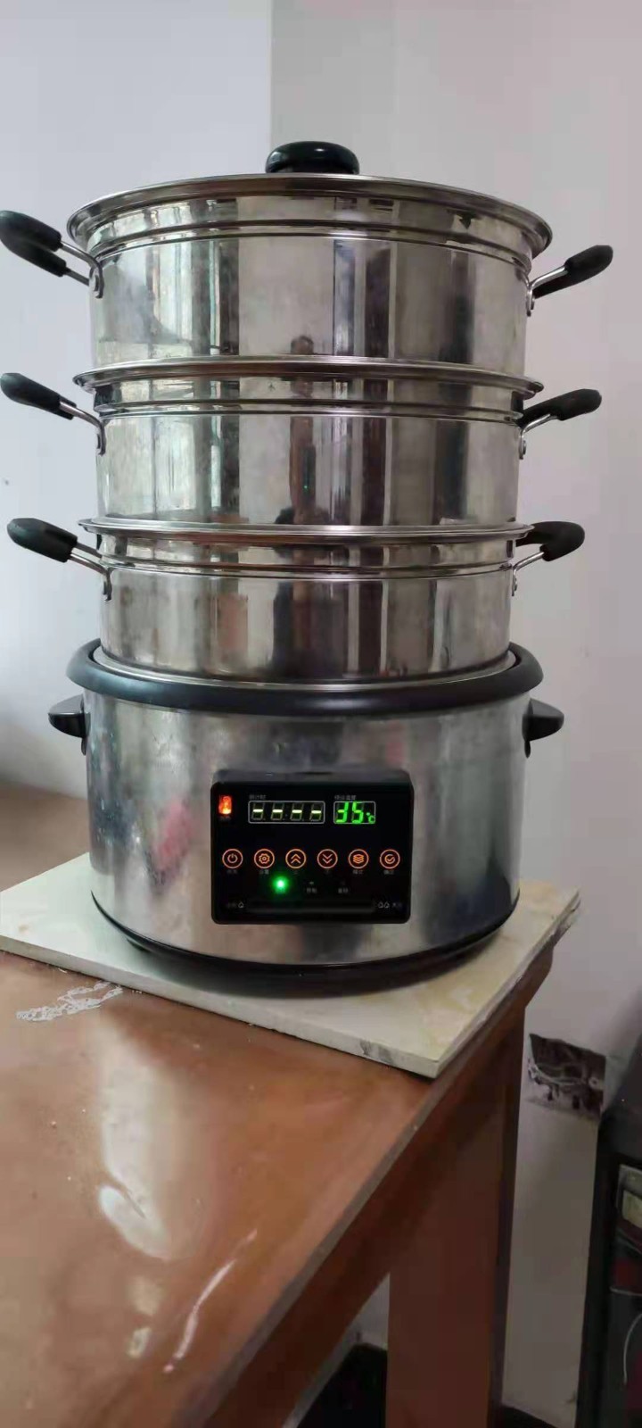一种自动发酵蒸锅